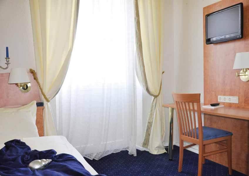 Hotel Bayerischer Hof Starnberg Room photo