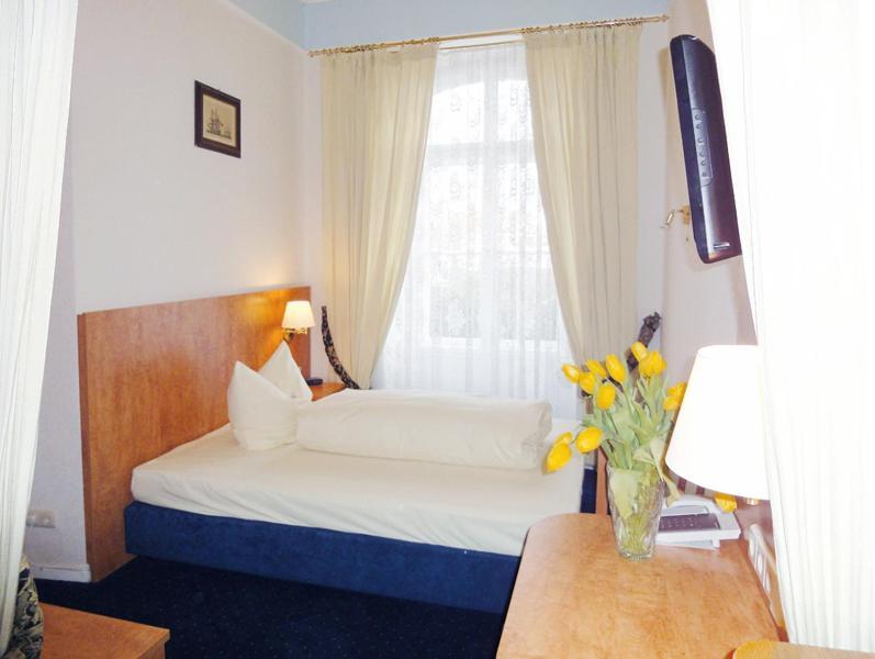 Hotel Bayerischer Hof Starnberg Room photo